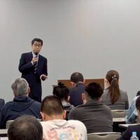 山本ジョージ氏